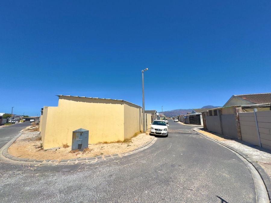 4 Bedroom Property for Sale in Lavender Hill Western Cape